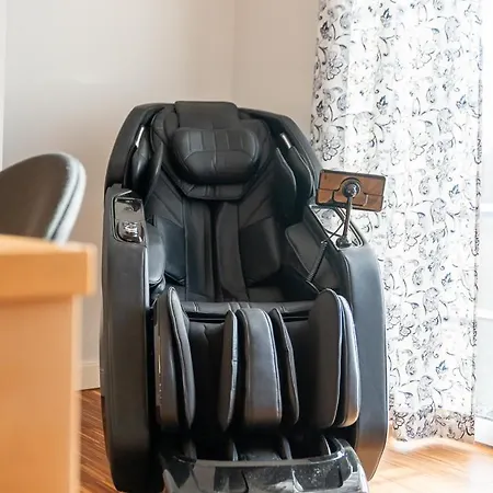 Cls Moderne Mit Garten Fuer Bis Zu 6 Personen, 2 E-ladesaeulen, 3 Parkplaetze, Loggia, Big Egg, Massagesessel, Kaffeevollautomat, Grosses Haus Zwischen Luebeck Und Ostsee, Ideale A1 Anbindung Nach Hamburg, Luebeck, Timmendor