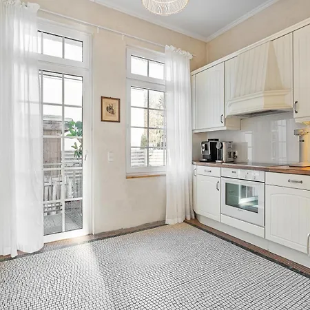 Cls Moderne Mit Garten Fuer Bis Zu 6 Personen, 2 E-ladesaeulen, 3 Parkplaetze, Loggia, Big Egg, Massagesessel, Kaffeevollautomat, Grosses Haus Zwischen Luebeck Und Ostsee, Ideale A1 Anbindung Nach Hamburg, Luebeck, Timmendor Apartamento *