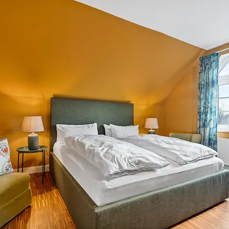 Cls Moderne Mit Garten Fuer Bis Zu 6 Personen, 2 E-ladesaeulen, 3 Parkplaetze, Loggia, Grosses Haus Zwischen Luebeck Und Ostsee, Ideale A1 Anbindung Nach Hamburg, Luebeck, Timmendorfer Apartment Bad Schwartau