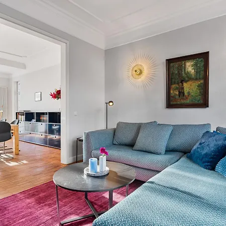Cls Moderne Mit Garten Fuer Bis Zu 6 Personen, 2 E-ladesaeulen, 3 Parkplaetze, Loggia, Grosses Haus Zwischen Luebeck Und Ostsee, Ideale A1 Anbindung Nach Hamburg, Luebeck, Timmendorfer * Bad Schwartau