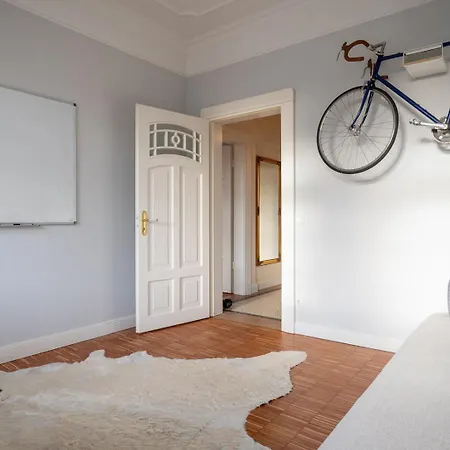 Apartment Cls Moderne Mit Garten Fuer Bis Zu 6 Personen, 2 E-ladesaeulen, 3 Parkplaetze, Loggia, Grosses Haus Zwischen Luebeck Und Ostsee, Ideale A1 Anbindung Nach Hamburg, Luebeck, Timmendorfer *