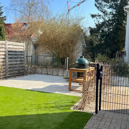 Cls Moderne Mit Garten Fuer Bis Zu 6 Personen, 2 E-ladesaeulen, 3 Parkplaetze, Loggia, Grosses Haus Zwischen Luebeck Und Ostsee, Ideale A1 Anbindung Nach Hamburg, Luebeck, Timmendorfer Apartment