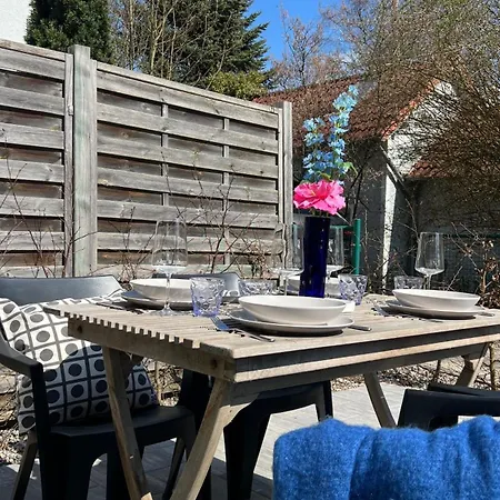 Apartment Cls Moderne Mit Garten Fuer Bis Zu 6 Personen, 2 E-ladesaeulen, 3 Parkplaetze, Loggia, Grosses Haus Zwischen Luebeck Und Ostsee, Ideale A1 Anbindung Nach Hamburg, Luebeck, Timmendorfer Bad Schwartau